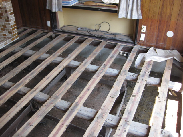 既存の床を撤去した状態　リフォーム場所：宮城県石巻市